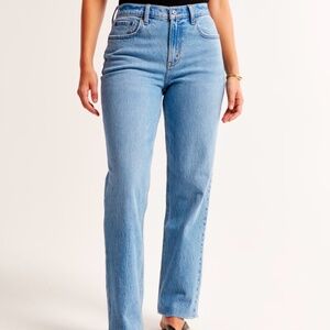 Abercrombie Curve Love Mid Rise 90s Straight Jean